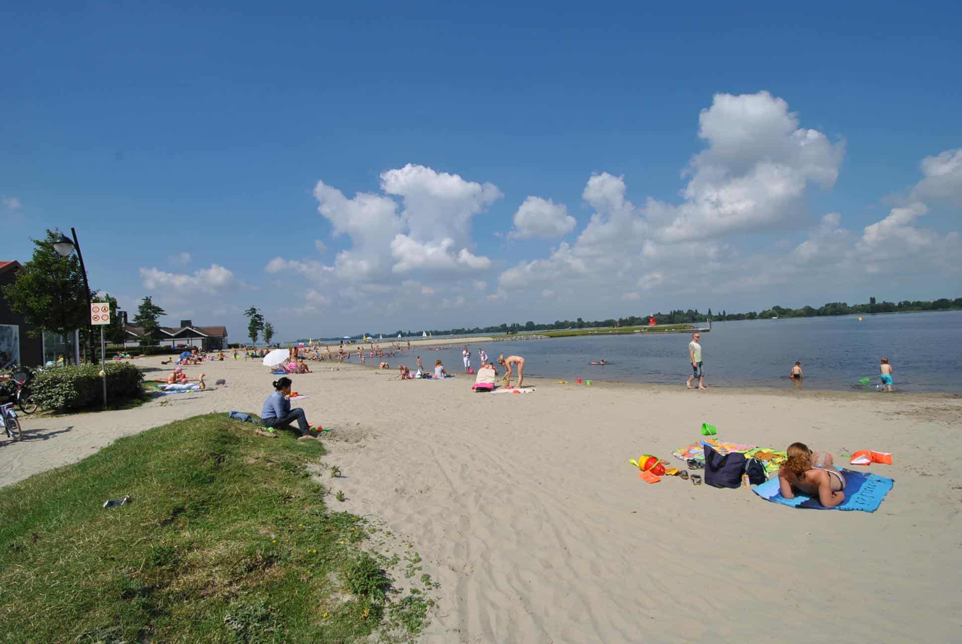 Aalsmeer Strand Aan De Westeinder Plassen Wonen Buiten Amsterdam